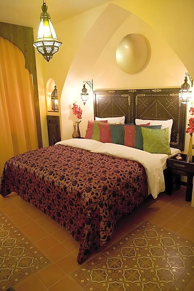 Hotel Villa Oriental & Restaurant                                               