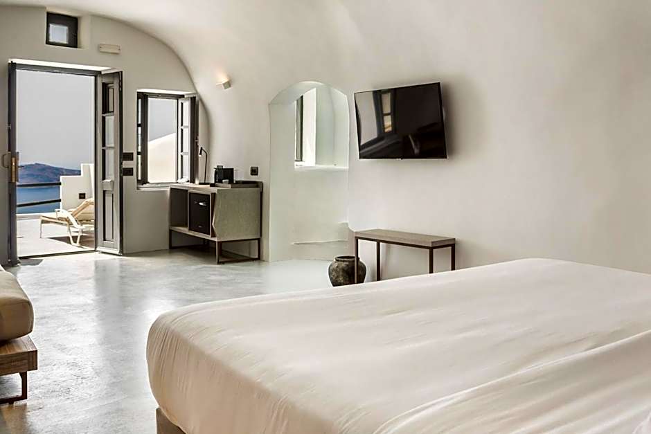 Sun Rocks Boutique Hotel - Caldera View Suites & Sunset Dining Experience