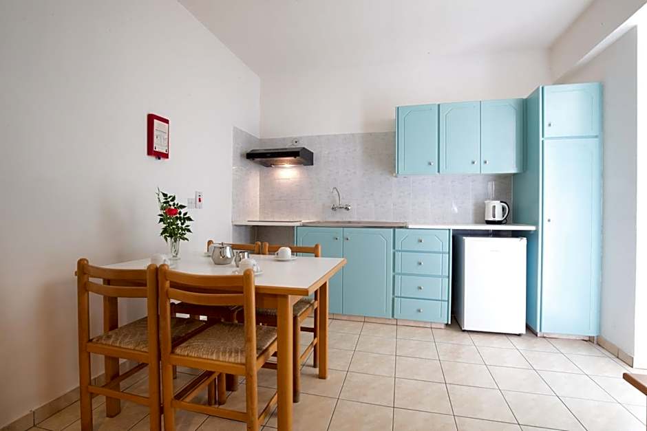 DebbieXenia Hotel Apartments