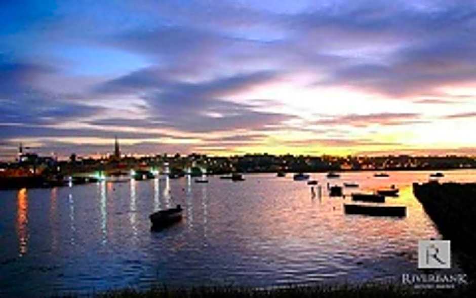 Riverbank House Hotel