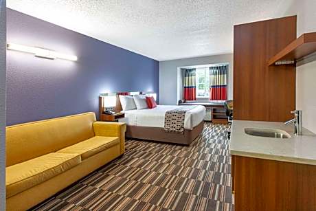 Suite - Mobility Access/Non-Smoking