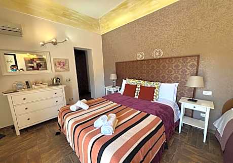 Deluxe Double Room with Pool Access