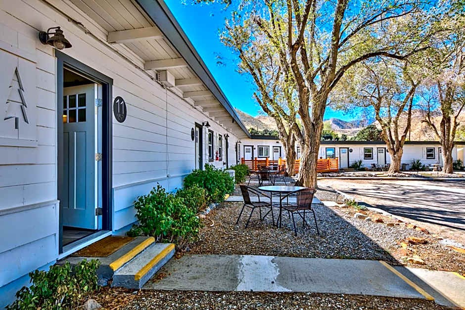 The Historic West Walker Motel