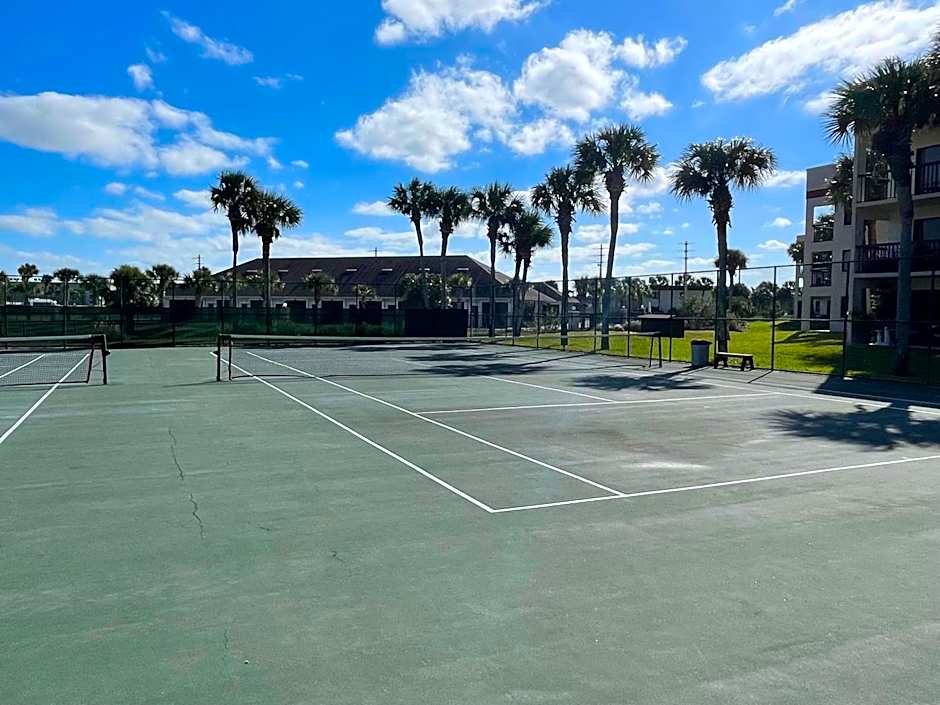 Ocean Village Club B-17