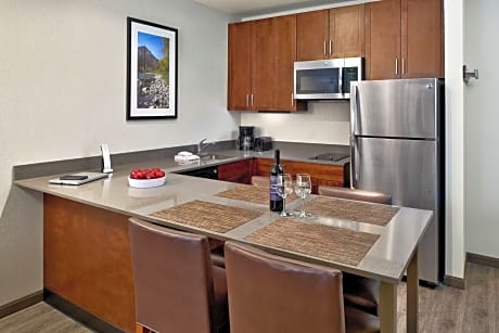 One-Bedroom King Suite with Sofa Bed - Hearing Accessible