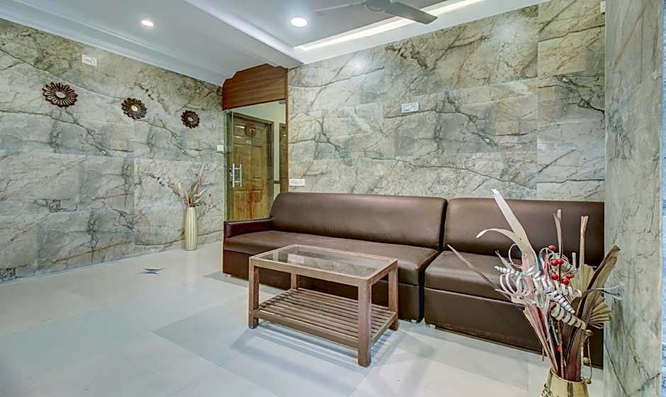 Treebo Cruz Royale Santacruz West