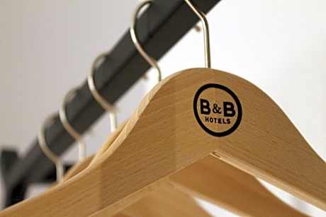 Quadruple Room (1 Double Bed and 2 Twin Beds)