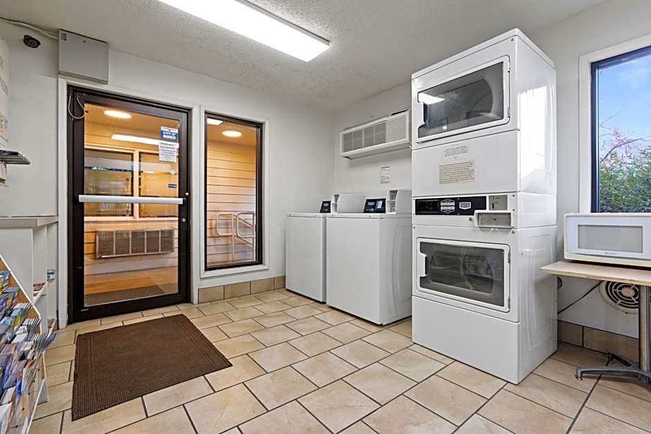 Motel 6 Clarkston WA