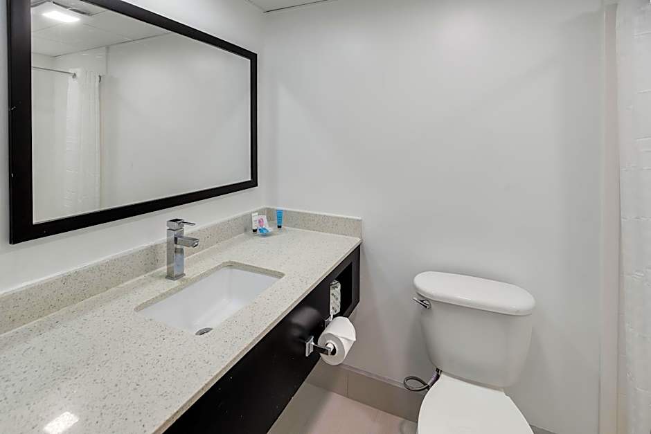 Blu Atlantic Hotel & Suites