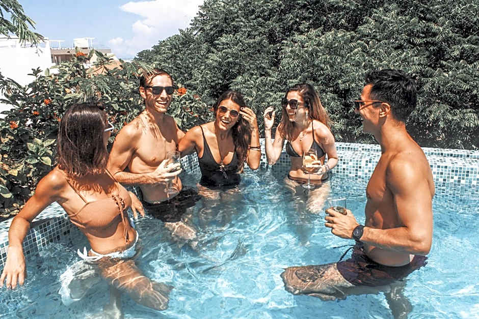 Be Playa Hotel Boutique & Rooftop Bar