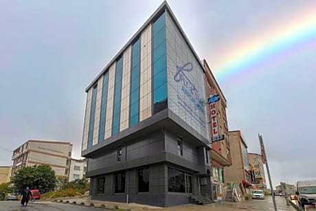 Fly And Stay Airport Hotel