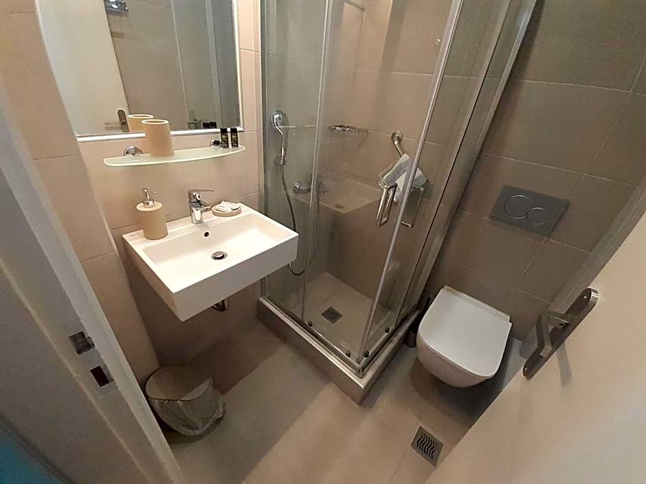 Hotel 3 Adelfia