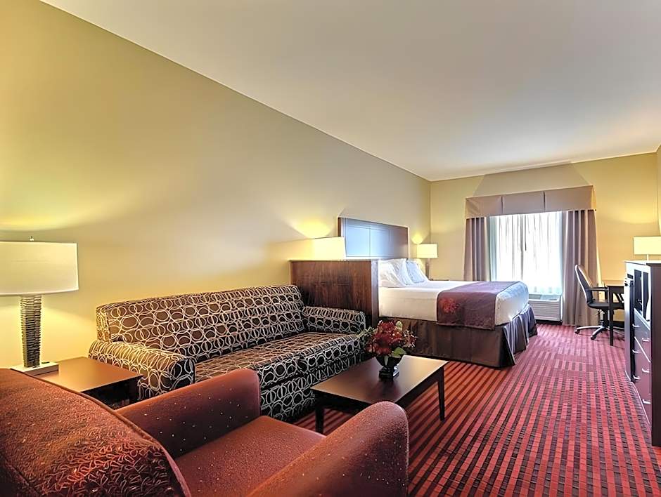 Photo 1 of 4 of 1 King Bed Suite, Whirlpool