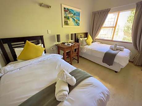Business Queen Room