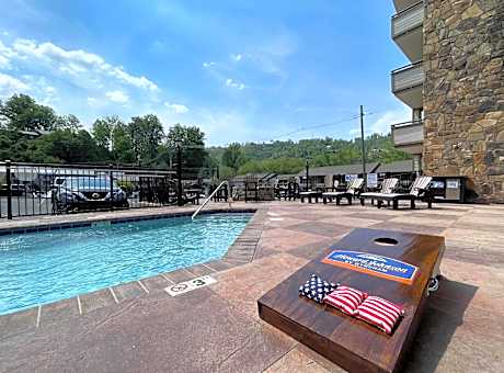 Howard Johnson by Wyndham Downtown Gatlinburg