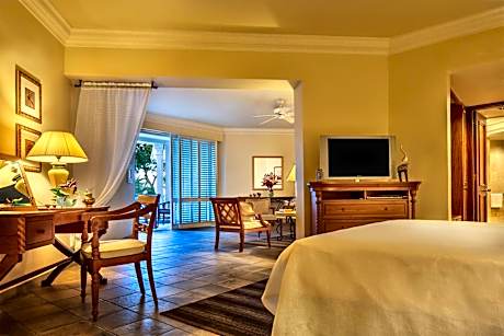 Senior Suite with Garden View