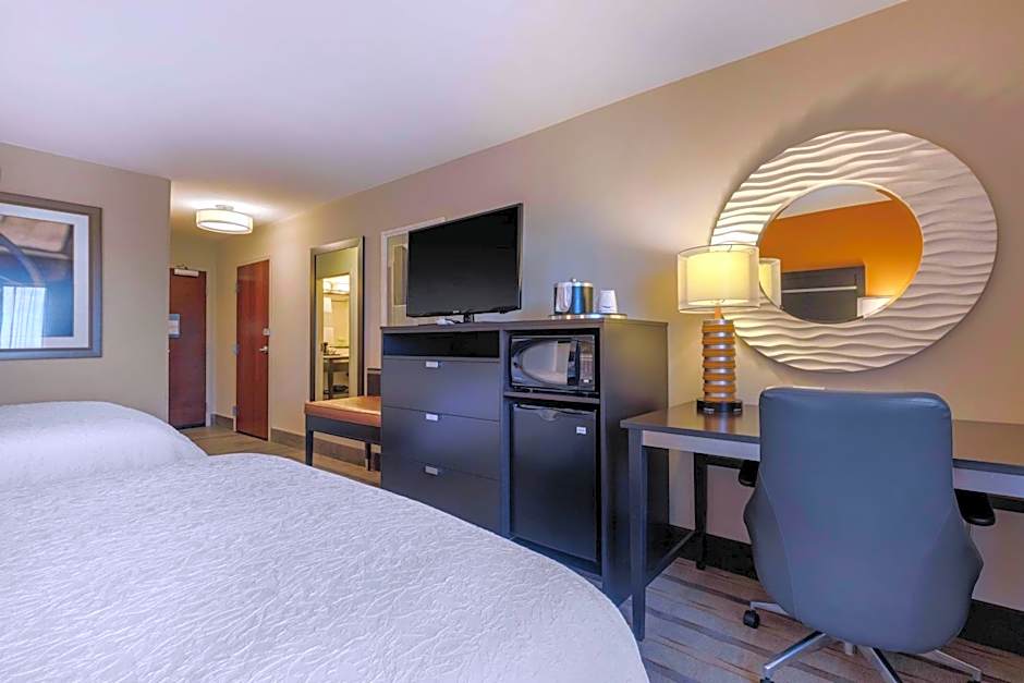 Photo 1 of 7 of 2 Queen Beds, Hearing Accessible