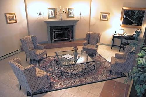 Travelodge Hotel by Wyndham Montreal Airport