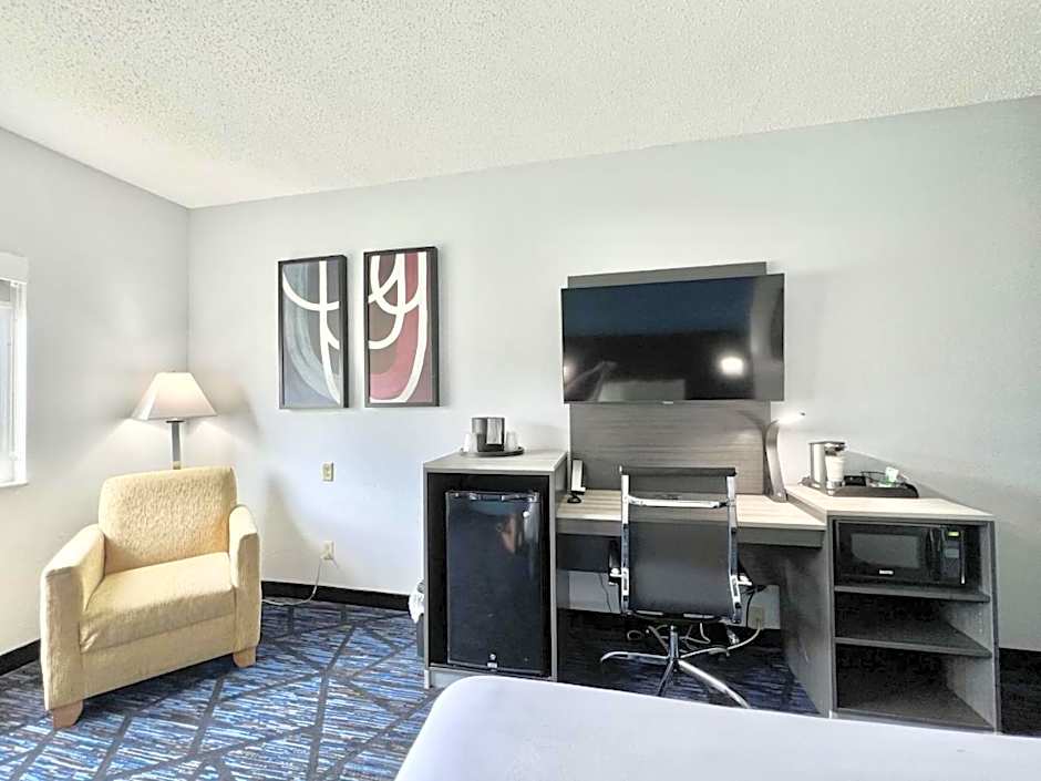 AmericInn by Wyndham Quincy