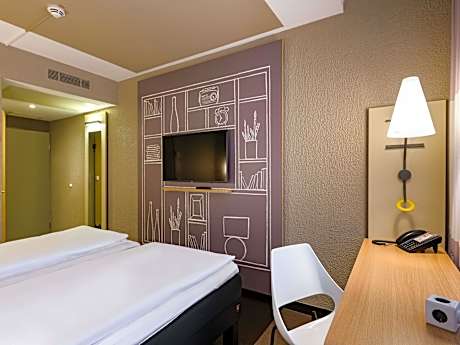 Standard Room with Twin Beds