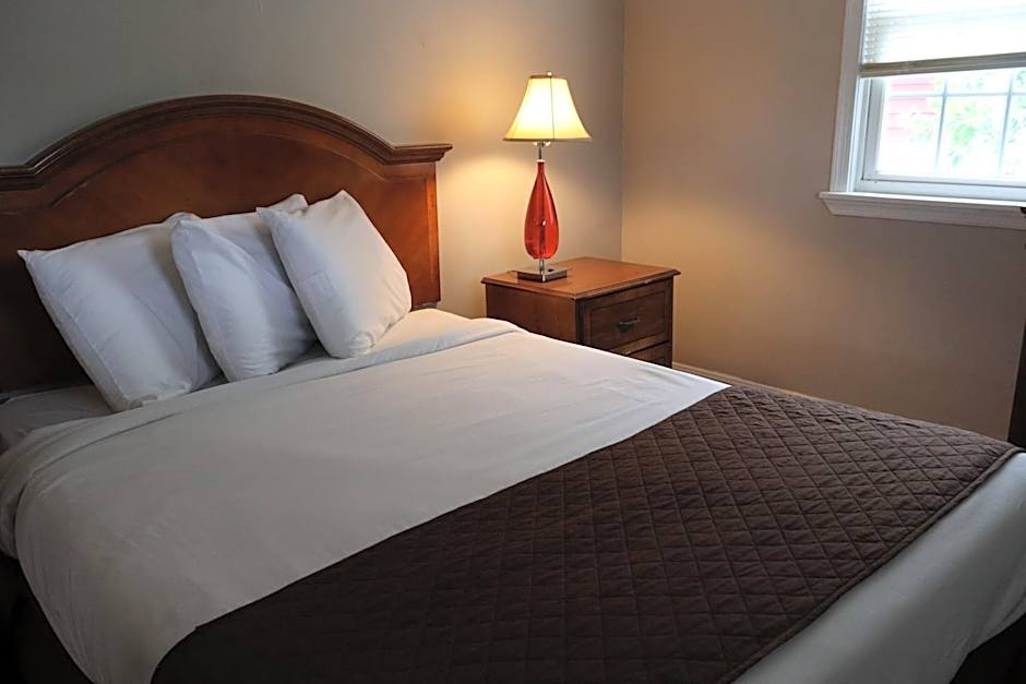 The Burgundy Inn Hotel and Apartments