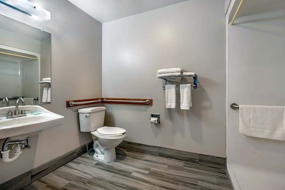 Colstrip Inn & Suites