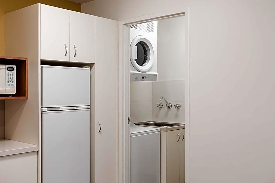 The Old Woolstore Apartment Hotel