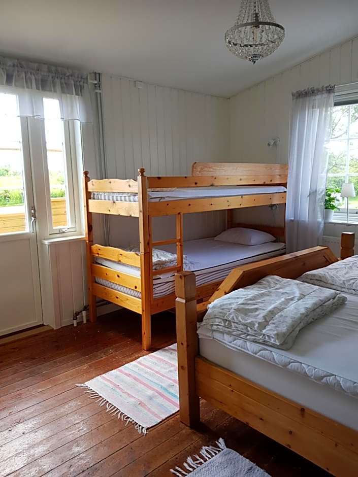 Vare 4 vandrarhem AB