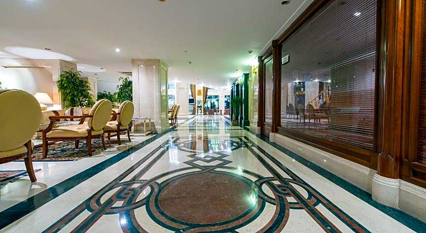 Akar International Hotel