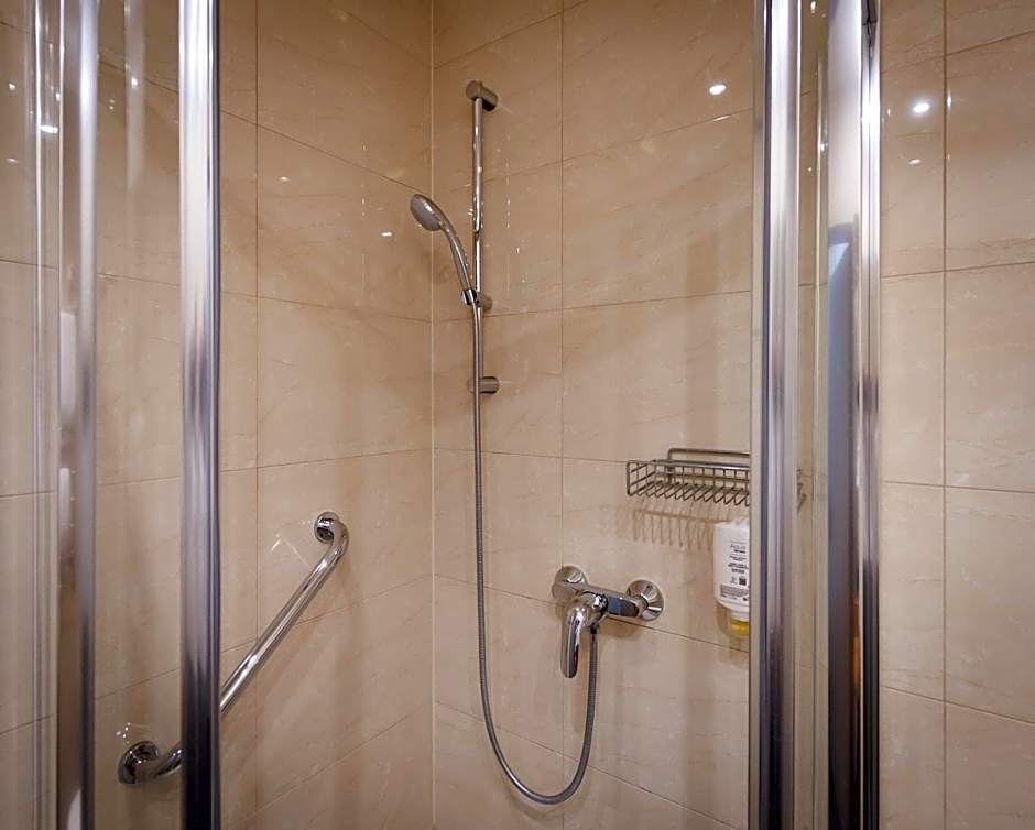 Continental Hotel-Pension