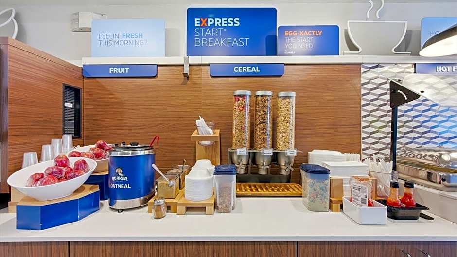 Holiday Inn Express & Suites Bethlehem Arpt-Allentown Area