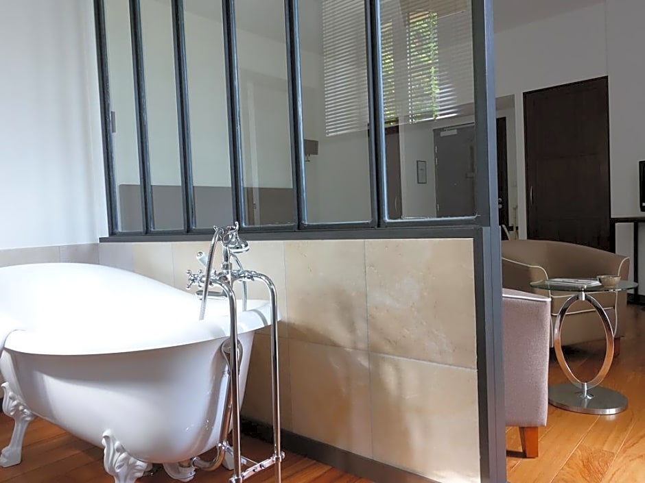 Clos de Vallombreuse, The Originals Relais (Relais du Silence)