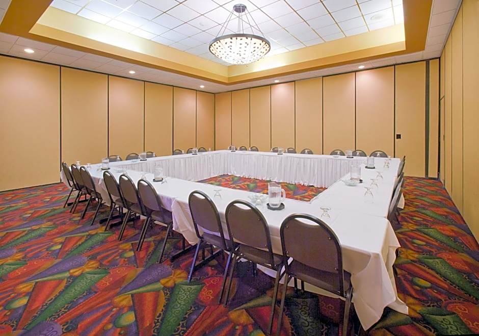 DoubleTree by Hilton Austin, MN