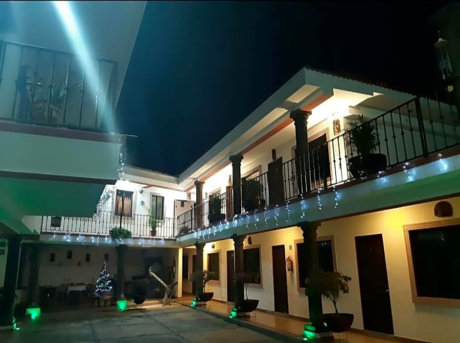 Hotel Maya 2012