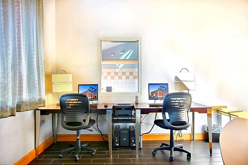Holiday Inn Express & Suites Boise West - Meridian, an IHG Hotel
