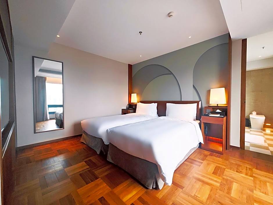 Photo 1 of 5 of Family Suite, City View