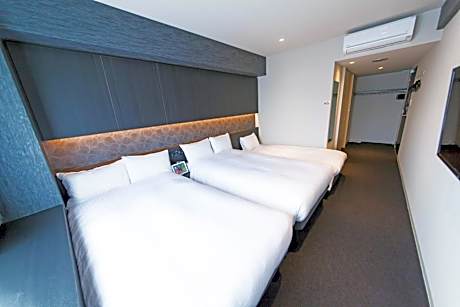 Deluxe Twin Room with Sofa Bed - Non-Smoking