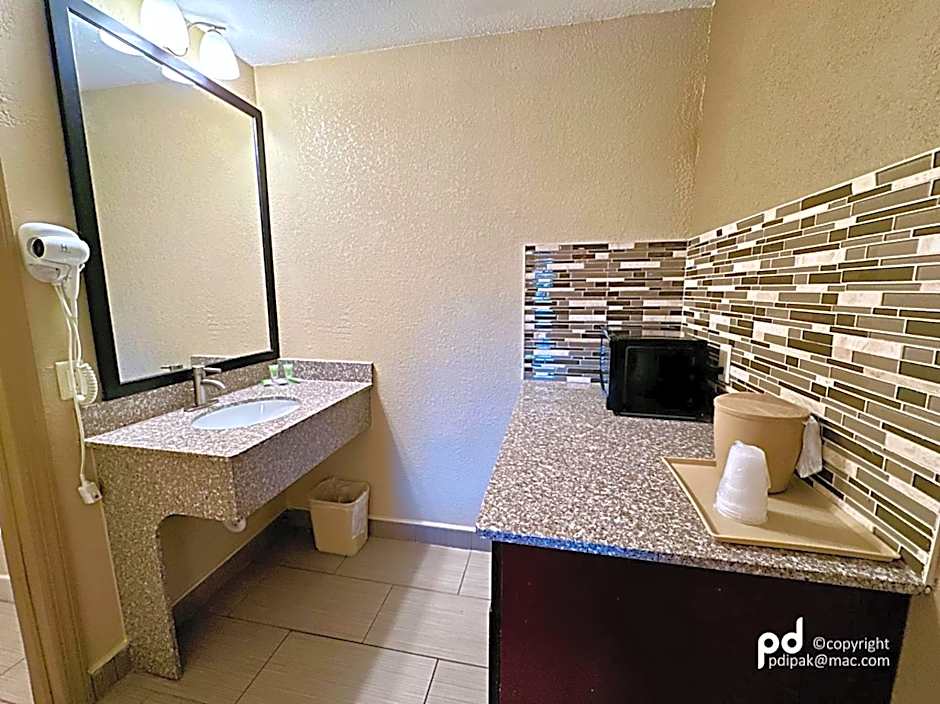 Travel Inn & Suites Flemington