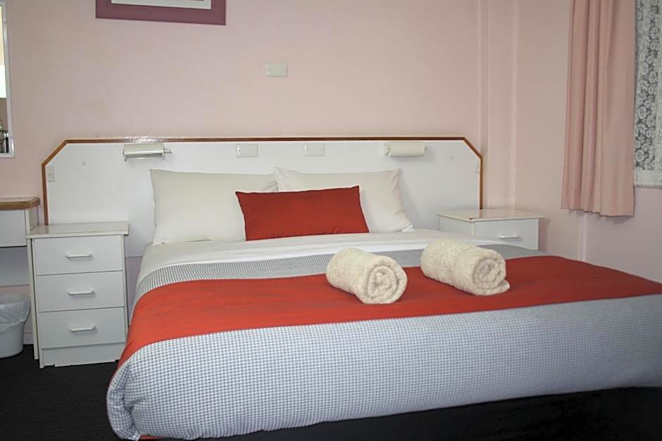 Bradman Motor Inn