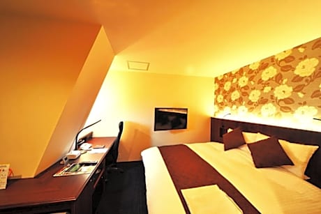 Deluxe King Room - Non-Smoking