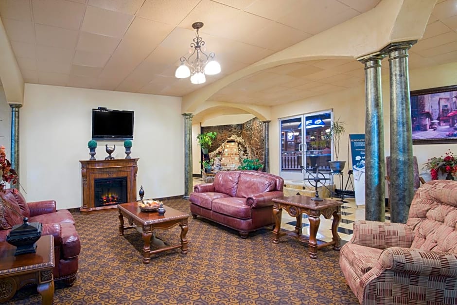 Days Inn & Suites by Wyndham Clovis