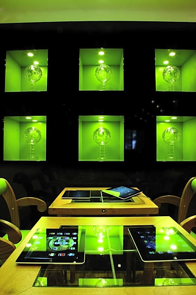 Loftsuite Hotel Saas