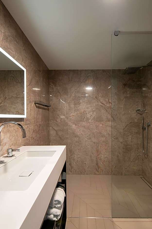 Amsterdam Plaza Hotel & SPA