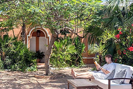 Hotel Madreselva - Grupo Califa