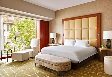 Ambassador Suite