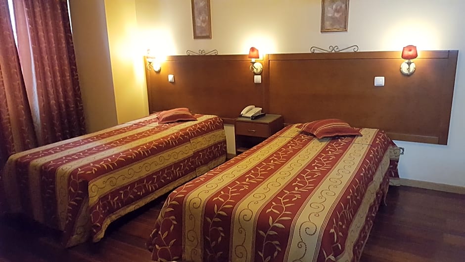 Grande Pensao Residencial Alcobia