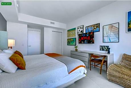 Deluxe One-Bedroom Apartment with Ocean View