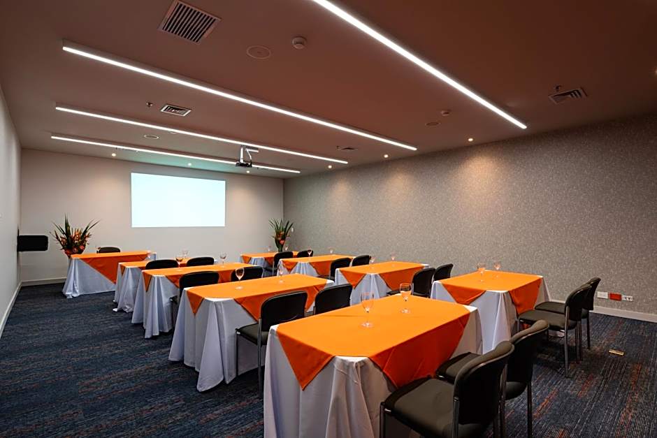 Hotel Holiday Inn Express & Suites Medellin By IHG