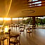 Crags Country Lodge