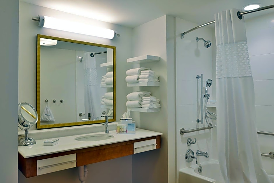 Hampton Inn & Suites Chippewa Falls